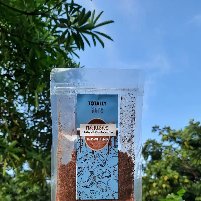 TOTALLY NUTS Drinking Milk Chocolate and Nuts (250 grams)