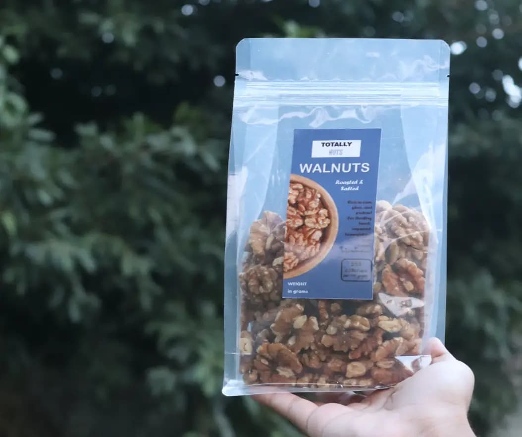 TOTALLY NUTS Walnuts Roasted and Salted